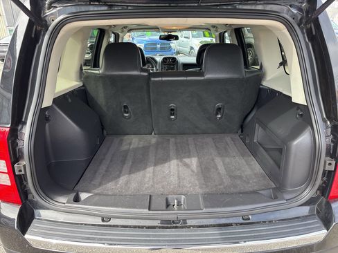 Used 2017 Jeep Patriot High Altitude image 29