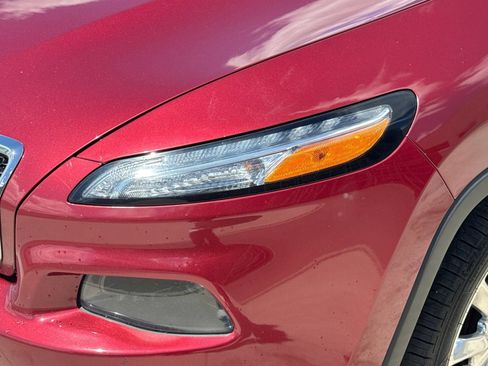 Used 2016 Jeep Cherokee Limited w/ Trailer Tow Group FWD image 13
