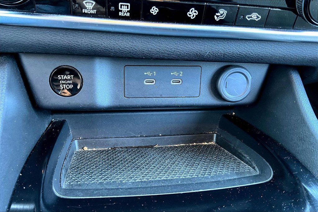 Used 2025 Nissan Rogue SV AWD/4WD image 16