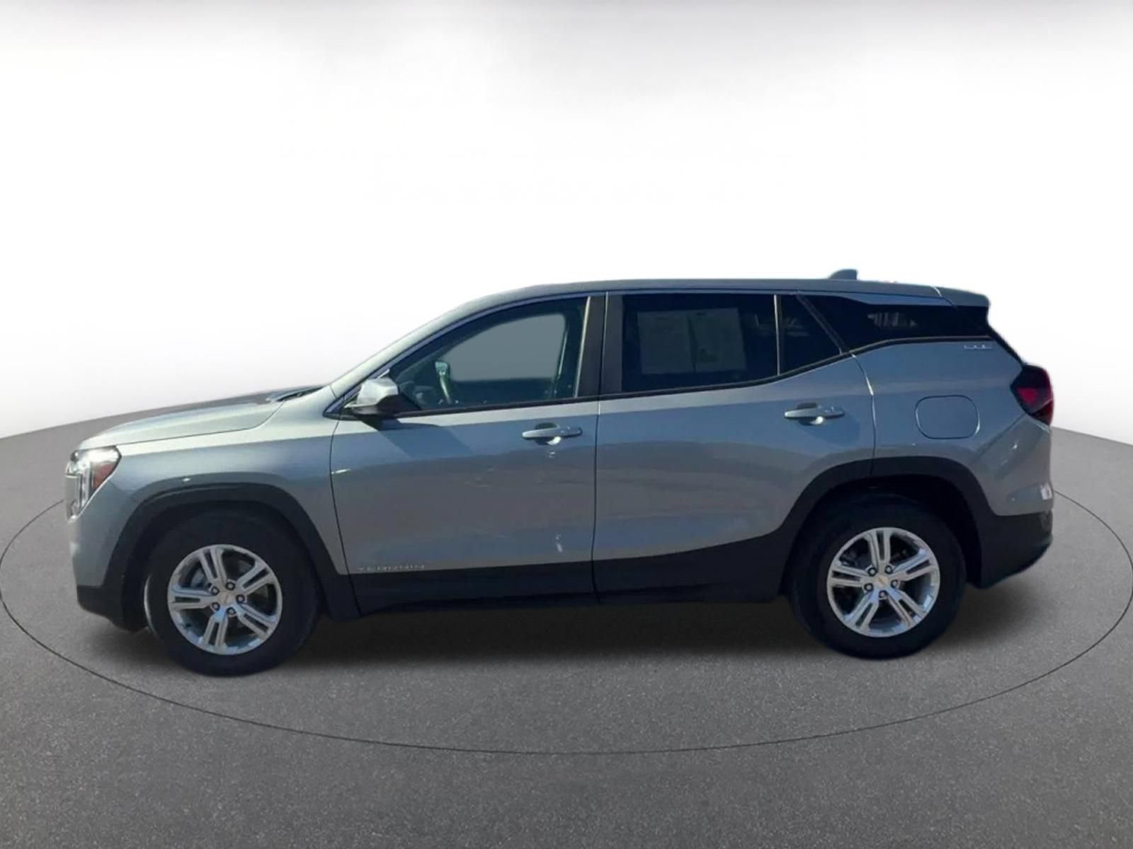 Used 2024 GMC Terrain SLE FWD image 8