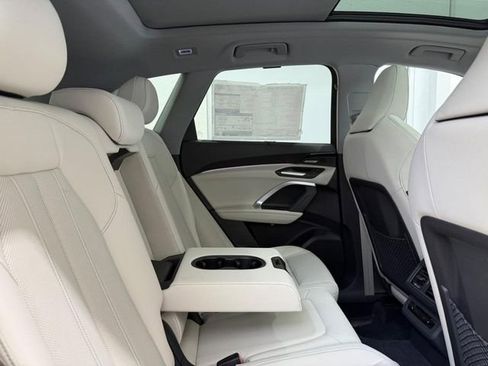 New 2025 Audi Q5 Prestige AWD/4WD image 4