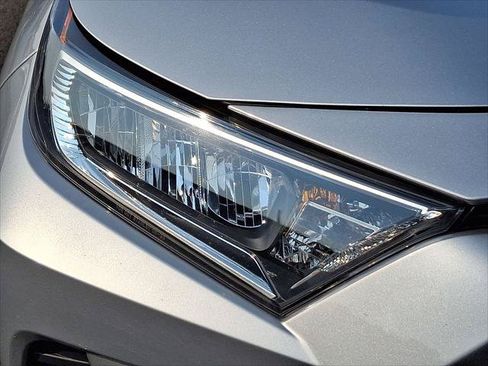 Certified 2021 Toyota RAV4 XLE AWD/4WD image 29