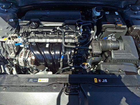 Certified 2025 Hyundai Elantra Sport FWD image 27