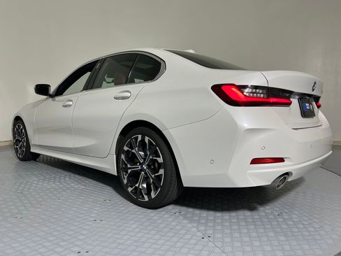 Used 2025 BMW 330i Sedan image 3