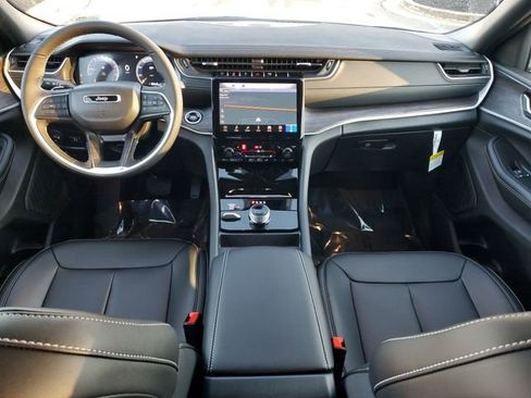 New 2025 Jeep Grand Cherokee L Limited image 18