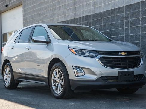 Used 2021 Chevrolet Equinox LT image 2