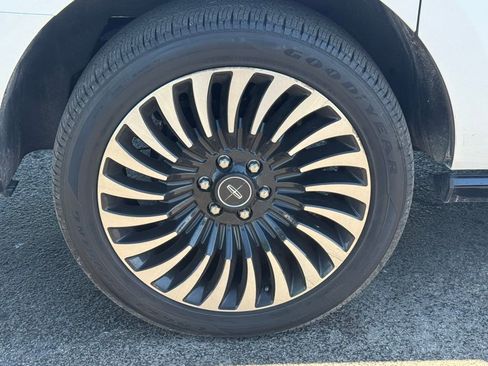 Used 2019 Lincoln Navigator L Black Label w/ Cargo Package image 6