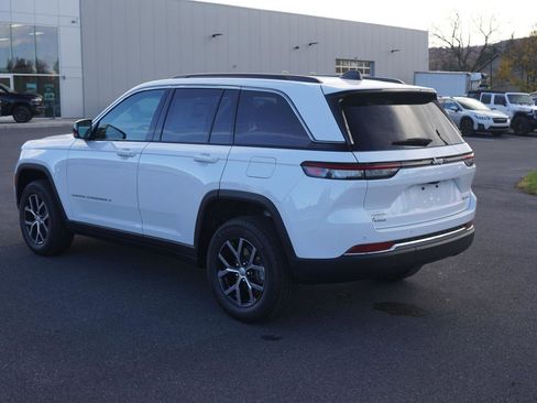 New 2025 Jeep Grand Cherokee Limited w/ Trailer Tow Package image 14