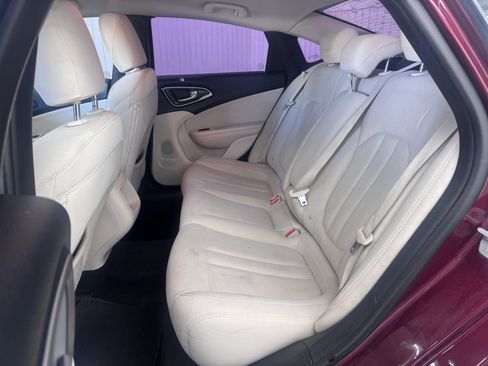 Used 2016 Chrysler 200 Limited image 12