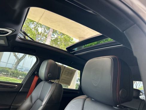 Used 2023 Porsche Macan Turbo AWD/4WD image 17