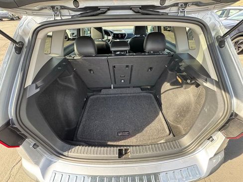 Used 2023 Volkswagen Taos SE image 12