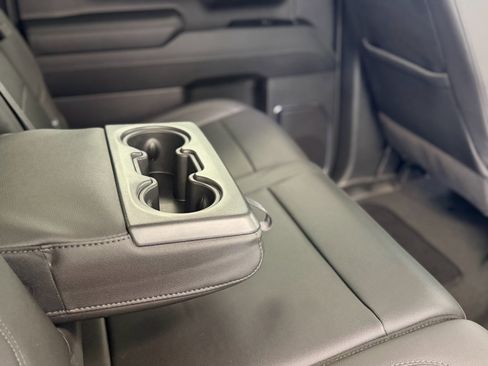 Used 2024 Chevrolet Silverado 2500 LT w/ Midnight Edition image 31