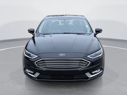 Used 2017 Ford Fusion SE w/ Fusion SE Technology Package image 8