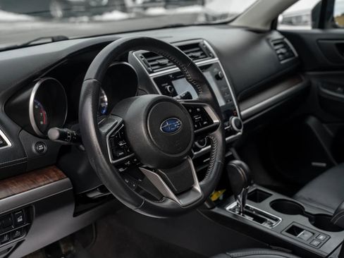 Used 2018 Subaru Outback 3.6R Limited image 16