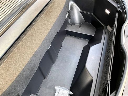 Used 2023 Rivian R1S Adventure image 44