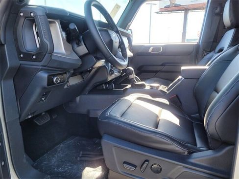 New 2025 Ford Bronco Outer Banks w/ Sasquatch Package image 4