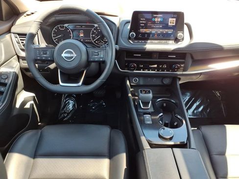 Certified 2023 Nissan Rogue SV w/ SV Premium B Package AWD/4WD image 15