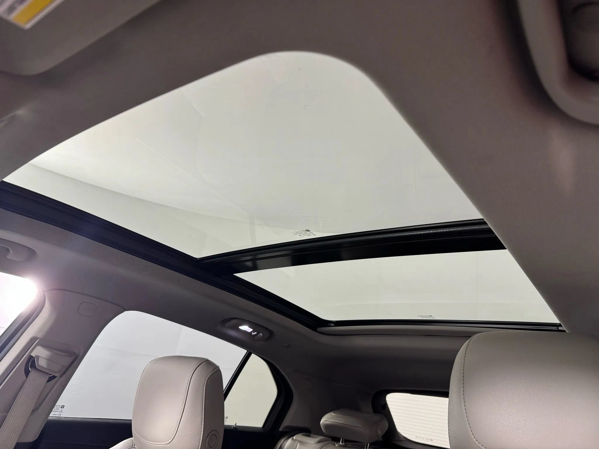 Used 2019 Cadillac XT4 Luxury w/ Cold Weather Package AWD/4WD image 25