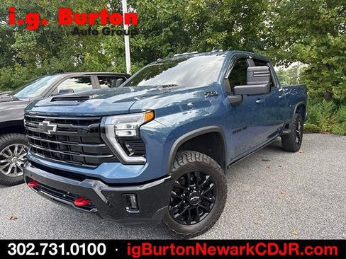 Used 2025 Chevrolet Silverado 2500 LT w/ Trail Boss Package AWD/4WD image 2