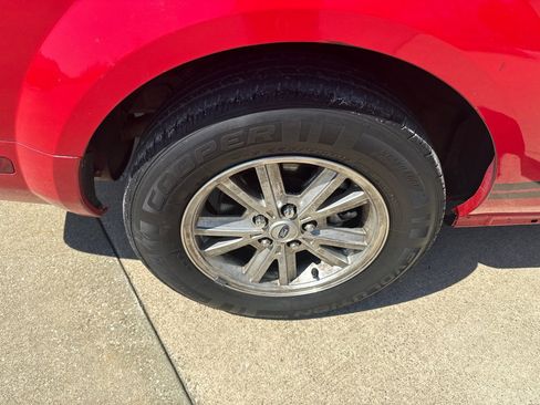 Used 2006 Ford Mustang Coupe image 16