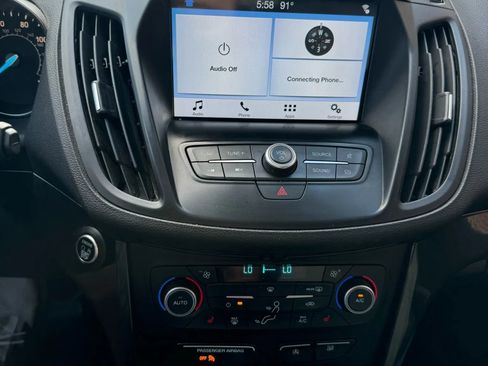 Used 2019 Ford Escape SE image 12