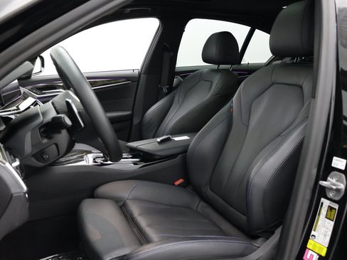 Used 2020 BMW 530i w/ M Sport Package RWD image 18