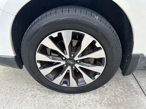 Used 2015 Subaru Outback 2.5i Limited image 16