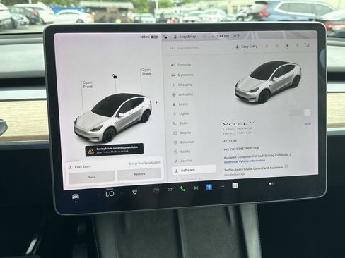 Used 2021 Tesla Model Y Long Range AWD/4WD image 10