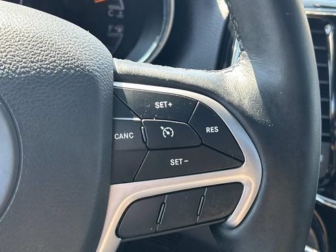 Used 2019 Jeep Grand Cherokee Limited AWD/4WD image 18