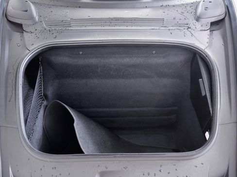 Certified 2024 Porsche 911 Carrera image 9