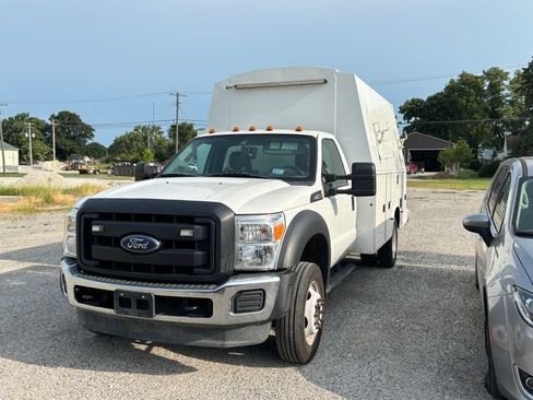 Used 2015 Ford F550 2WD Regular Cab Super Duty image 2