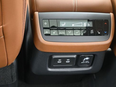 New 2026 Nissan Pathfinder Platinum w/ Cargo Package AWD/4WD image 16