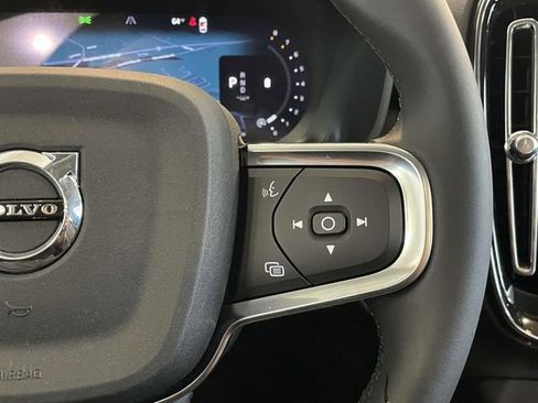 Used 2026 Volvo XC40 B5 Core w/ Climate Package image 35