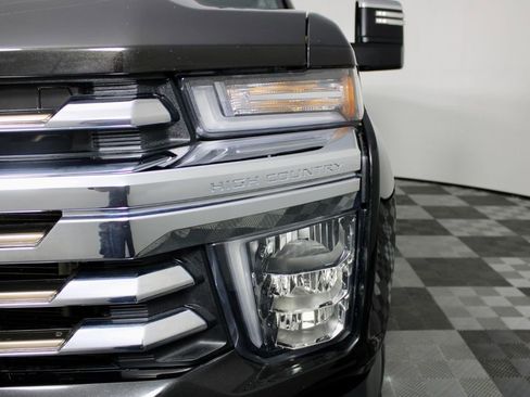 Used 2023 Chevrolet Silverado 2500 High Country w/ Safety Package II image 3
