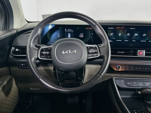 Used 2026 Kia Carnival FWD image 18