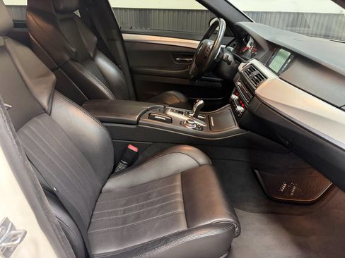 Used 2013 BMW M5 w/ Executive Pkg RWD image 24
