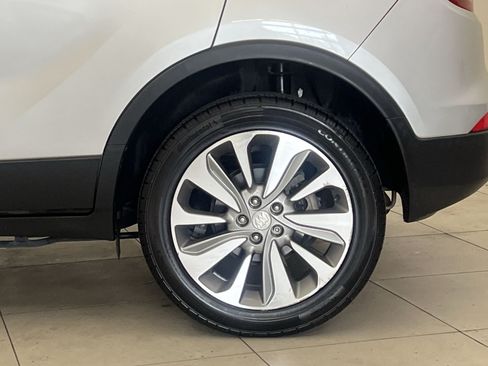 Used 2020 Buick Encore Preferred AWD/4WD image 11
