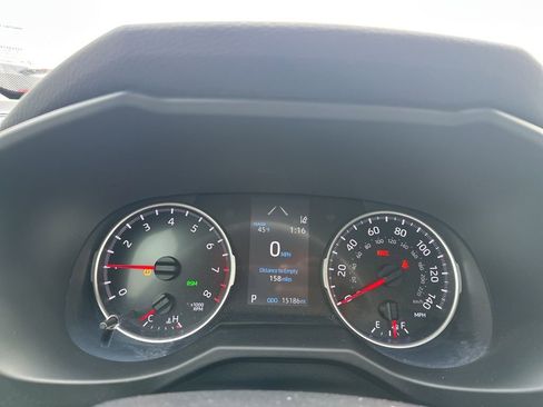 Used 2021 Toyota RAV4 XLE Premium image 10