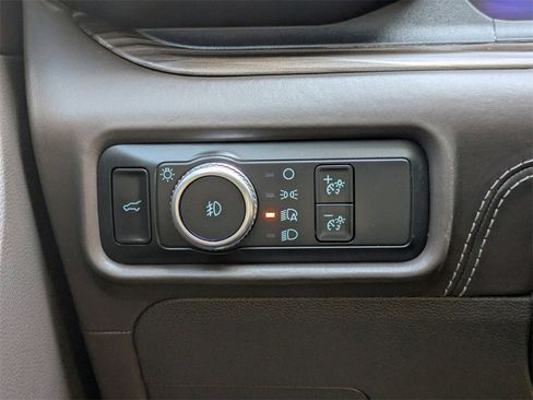 Used 2020 Ford Explorer Platinum w/ Premium Technology Package image 28