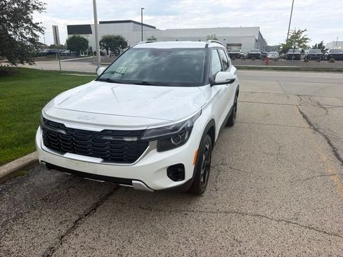 Used 2025 Kia Seltos EX AWD/4WD image 24