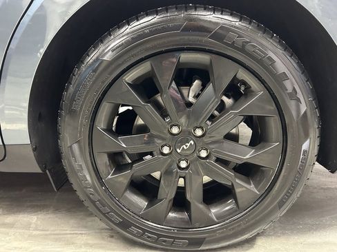 Used 2022 Kia Carnival SX Prestige image 24