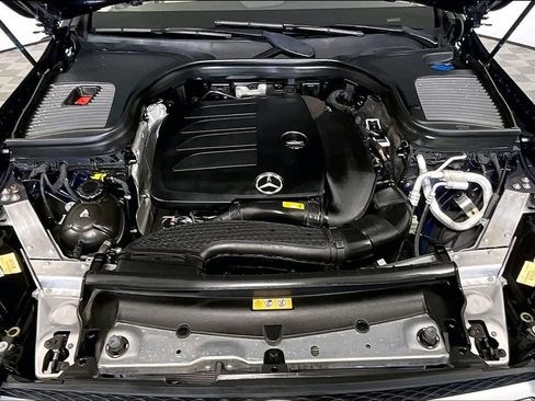 Used 2022 Mercedes-Benz GLC 300 w/ Premium Package Lite image 9