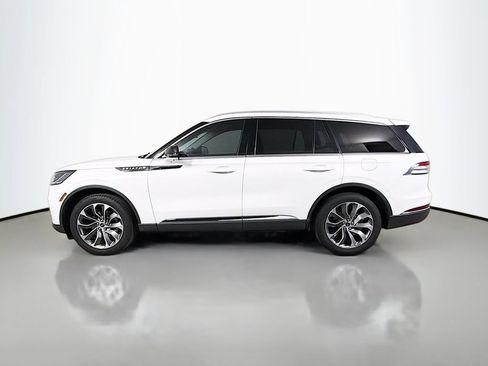 Used 2025 Lincoln Aviator Reserve AWD/4WD image 9