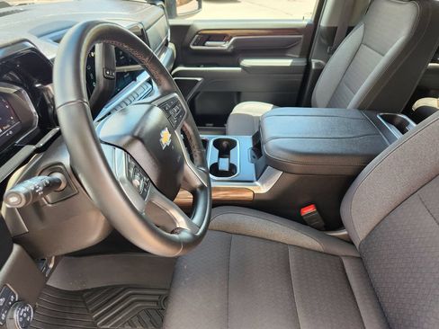 Used 2025 Chevrolet Silverado 2500 LT AWD/4WD image 4