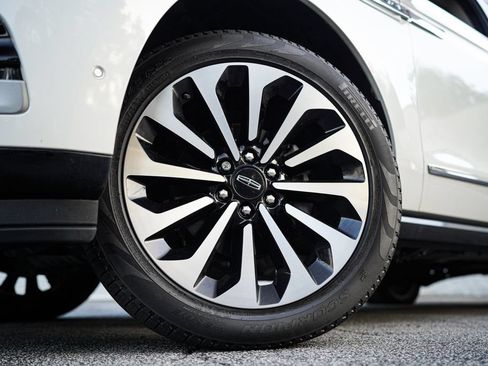 Used 2023 Lincoln Navigator L Reserve AWD/4WD image 18
