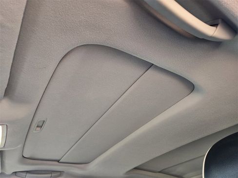 Used 2015 Toyota Venza XLE image 27