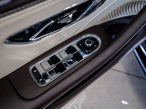 Used 2020 Bentley Flying Spur W12 image 32