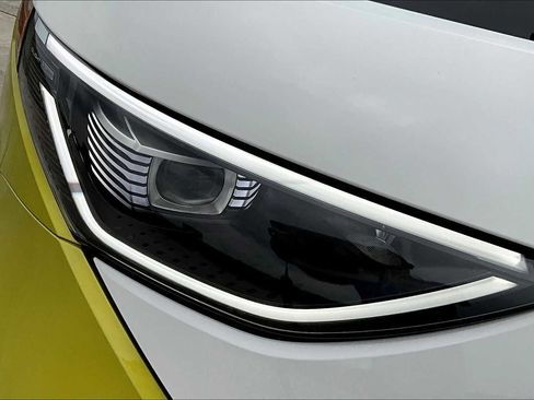 New 2025 Volkswagen ID. Buzz 1st Edition image 13
