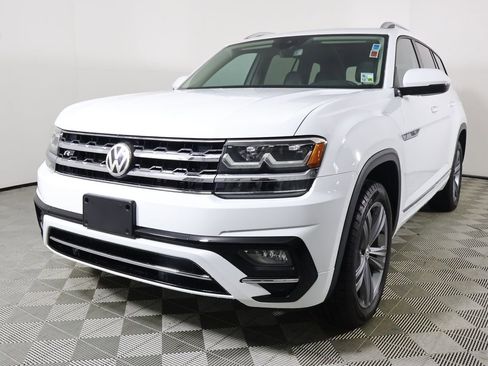Used 2019 Volkswagen Atlas SEL R-Line image 2