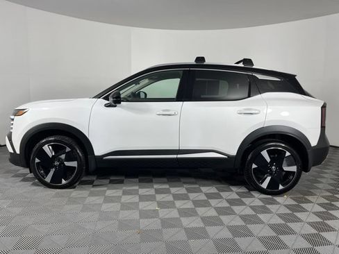 Used 2025 Nissan Kicks SR FWD image 7